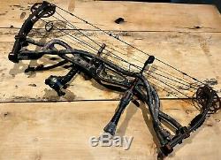 2012 Hoyt Carbon Element 32 hunting bow with arc limbs, and accessories