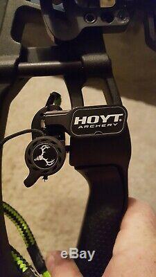 2019 Hoyt Nitrux 60-70 lb Right-Hand 27-30 in draw Hunting bow Bone Collector