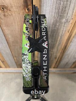 Athens Archery Vista 33 Right Handed 70lbs 28in draw in Spring Fever Camo