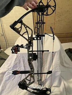 BEAR ARCHERY SPECIES Right Hand 55-70LB Realtree Edge 2021 With Accessories Pkg