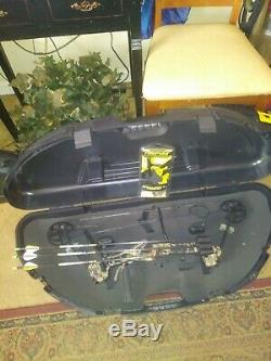 Barnett vortex hunter compound bow ready to hunt package