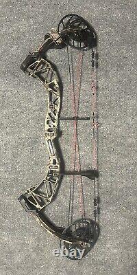 Bear Archery Blackout Epic Compound Bow Right Handed