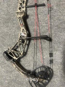 Bear Archery Blackout Epic Compound Bow Right Handed