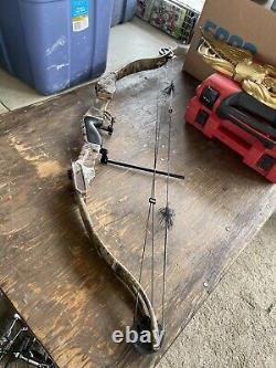 Bear Camo Compound Bow Hunting Vintage