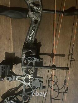 Bear Paradox Compound Bow (right-handed)