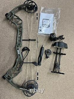 Bear Whitetail Legend Pro Bow Olive with Accessories 2022 55-70# RH 26-30