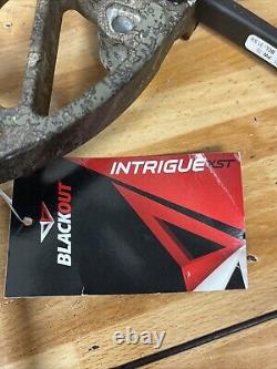 Blackout Intrigue XS Compound Bow 70# Right Hand / Camo