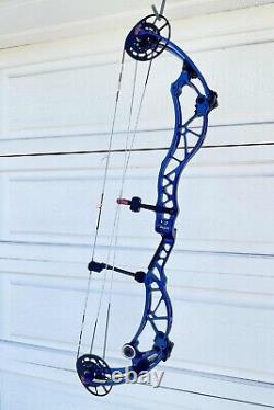 Blue Bowtech Reckoning 35 Hunting or Target Bow, #50-60, 26-31, RH