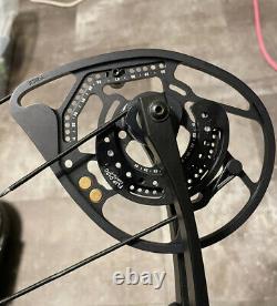 Bowtech Amplify Compound Bow Archery Hunting 70# 21-31 Black