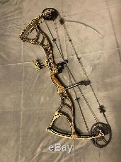Bowtech Captain hunting bow 60-70 lb draw Condition used- well kept