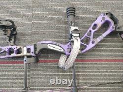 Bowtech Purple Blaze Diamond SB-1 Adjustable Weight 28 Drawn Hunting Bow