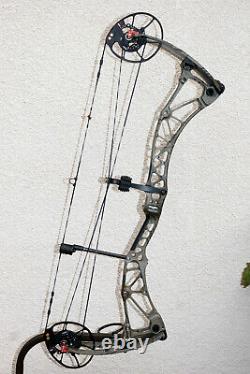 Bowtech Revolt RH 50# Hunting Bow, Great Shape, Mossy Oak Brown Country Roots