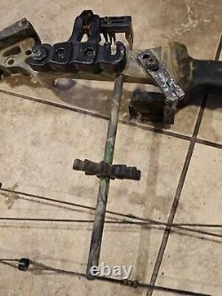 Bowtech Tomkat Compound Bow, ARCHERY DEER Hunting RH 60lb Weight 29 Length