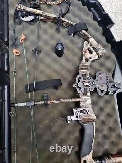 Bowtech Tomkat Compound Bow, ARCHERY DEER Hunting RH & Hard Case, Arrows