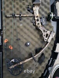 Bowtech Tomkat Compound Bow, ARCHERY DEER Hunting RH & Hard Case, Arrows