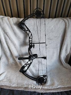 Diamond Alter Compound Bow Hunting Adult Archery Black 70 Pound Draw Adjustable