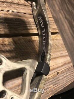 Diamond Archery Infinite Edge Pro Right Handed Hunting Bow, Mossy Oak Country