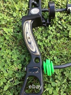 Elite Energy 35 Compound Hunting Bow 70# 29