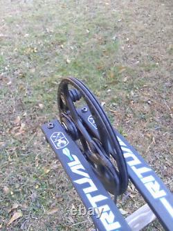Elite Ritual 35 60# 31 draw with new Gas bow strings. Excellent condition