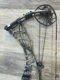 HOYT AXIUS Compound Hunting Bow 28 to 30 RH 60# to 70# Optifade Elevated II