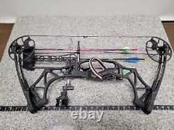 Hoyt Archery Vicxen Series Collector's Edition Youth Compound Bow Package