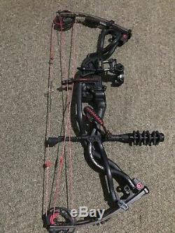 Hoyt Carbon Element Compound hunting bow