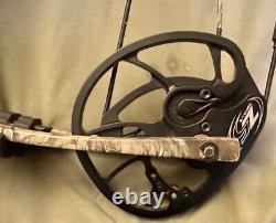 Hoyt Carbon Spyder 30 RH Compound Bow LOADED, NEW STRINGS, AND SHOP TUNED