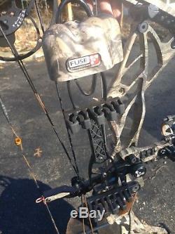 Hoyt Defiant Compound Bow Realtree RH 60/70 28/30 Deer Hunting Package Arrow
