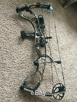 Hoyt Faktor 30 Archery Compound Bow Realtree Camo Hunting. RH 28 60-70#