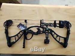 Hoyt Powermax 60-70lb draw weight RH Blackout Bow! 25.5-30 length Ready to hunt