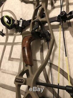 Hoyt Pro Defiant 28 Compound Bow LOADED, Great Condition, Ready to hunt