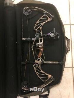 Hoyt Pro defiant hunting compound bow fully kitted, sighted, case included