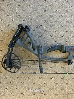Hoyt RX-4 RH 60# Storm 28-30in