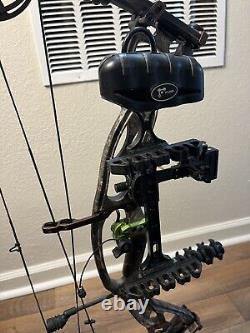 Hoyt Rampage XT Compound Bow Setup/Package