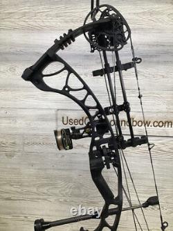 Hoyt Torrex XT RH Black 60-70# PKG 25.5-30