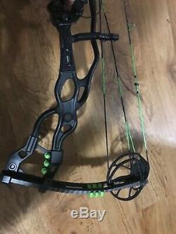 Hoyt carbon spyder turbo compound hunting bow, black with custom green color