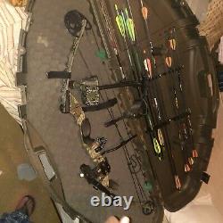 Hunting bow archery PSE NOVA 70 lbs draw come with case and arrows hunting ready