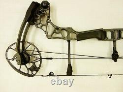 Mathews Archery Triax 27 RH 60# Stone Used