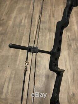 Mathews Conquest 4 Black Hunting/Target Compound Bow Left Handed