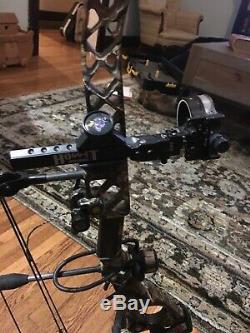 Mathews No Cam HTR Bow Package, Fully Loaded, ready to hunt Lost Camo RH
