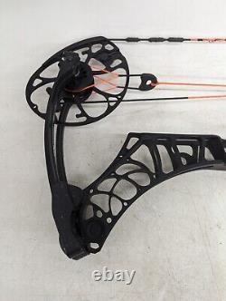 Mathews Phase 4 70 lbs. 28.5 RH Right Handed Compound Bow Hunting Archery