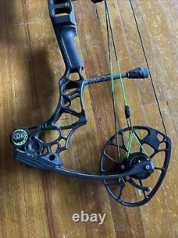 Mathews TRIAX LEFT HANDED 70lbs Draw Weight, 30 Draw Length Hunting Bow LH