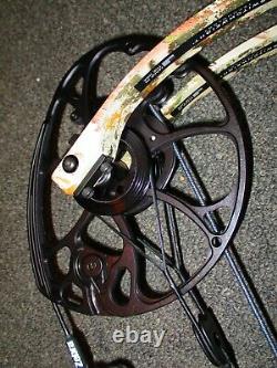 Mathews V3 27 Left-Hand 60# to 75# First Lite Specter 25 to 29½ Hunting Bow
