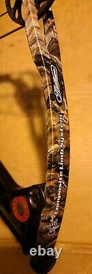 Mathews Z7 70lb 29.5 Right Hand Blacked Riser Compound Hunting Bow Loaded