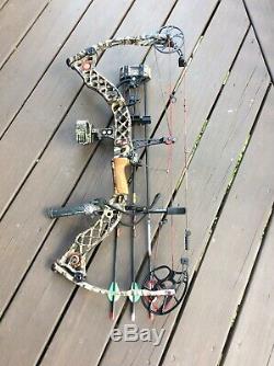 Mathews Z7 Hunting Bow With Accessories And Case