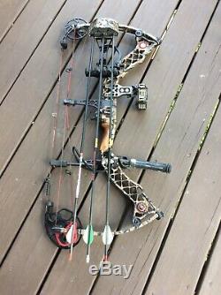 Mathews Z7 Hunting Bow With Accessories And Case