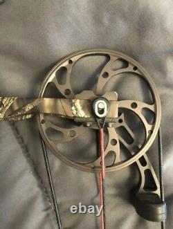 Mathews z7 Extreme R/H 30 Draw 70 Pound Pull Great Condition Ready To Hunt