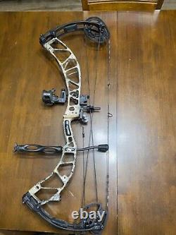 Mx16 compound bow comes ready to shoot just needs to be sighted in