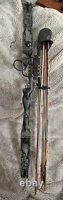 Myles Keller Legend XRG Fast Flight Compound Hunting Bow With Easton Arrows