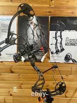 NEW DISPLAY Bear Archery Royale Compound Bow with 5-50 lbs Strata CAMO